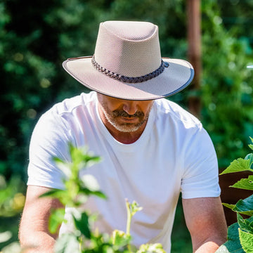 Soaker | Mens Eggshell Breathable Wide Brim Sun Hat